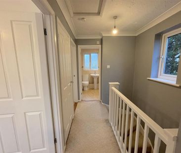 3 bedroom end of terrace house to rent - Photo 2