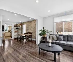 1 room apartment of 95m² in Laval - Photo 1