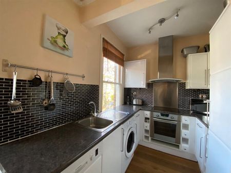 Upham Park Road, Chiswick, W4, London - Photo 2