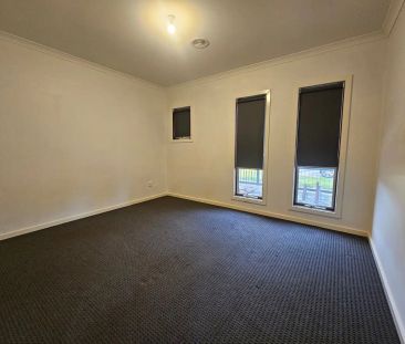 109 Sustainable Drive, Craigieburn VIC 3064 - Photo 5