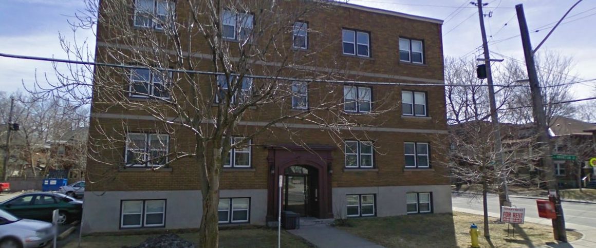 400 Second - Unit 3 - Photo 1