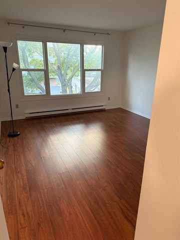 For Lease - 13 Banner Road Unit# L, South of Baseline to Knoxdale, Ontario - Photo 4