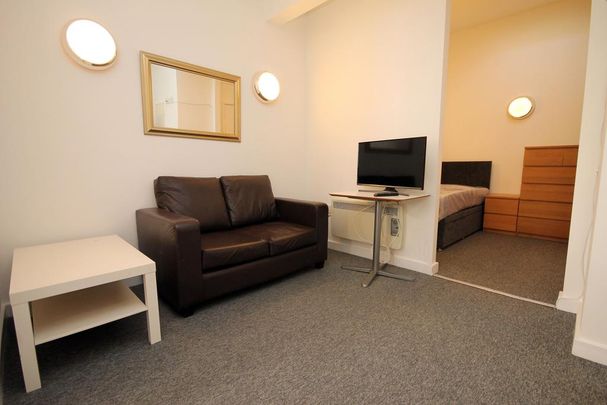 Studio to rent - Photo 1
