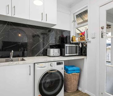 Renovated 3-Bedroom Home - Move-In Ready - Photo 5