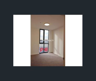 Luxury 1Bedroom+Study Apartment - Photo 5