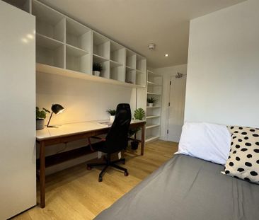 1 bedroom in a house share to rent - Photo 2