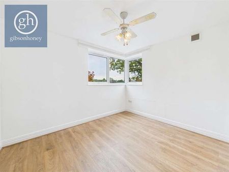 Lingfield Close, Northwood, Middlesex, HA6 - Photo 2