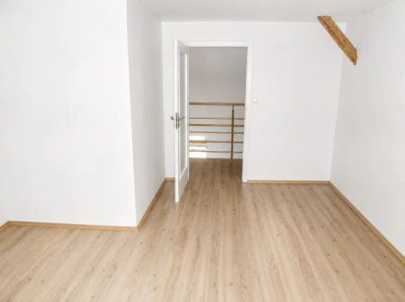 Pronájem bytu 2+kk (mezonet), ulice Bořivojova, Praha 3; částečně zařízený, MHD 2 min chůzí - Фото 2