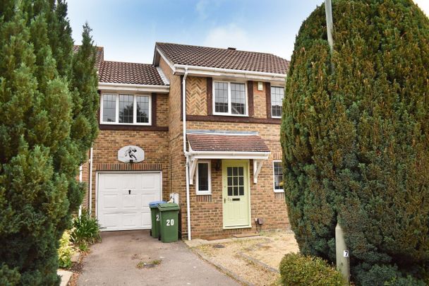 Danesfield Close, WALTON-ON-THAMES, KT12 - Photo 1