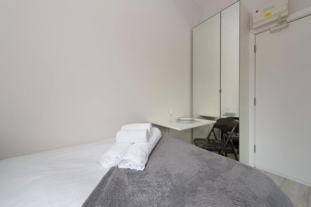 1 bedroom serviced apartment to rent - Photo 4