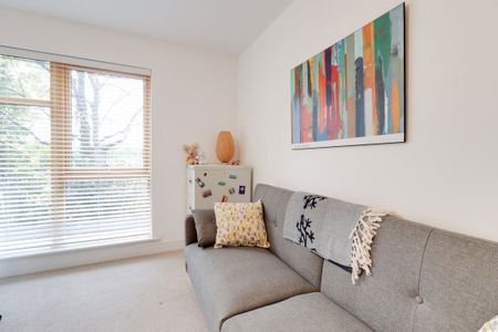 A 2 Bedroom Flat in Leckhampton Place, GL50 0FB - Photo 5