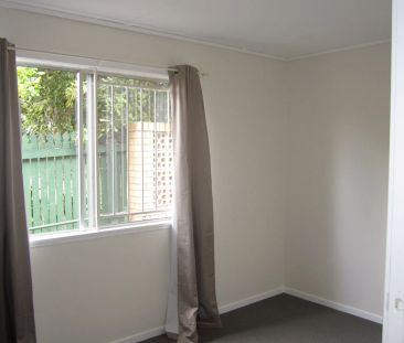 Unit 4/697 Logan Road, - Photo 3