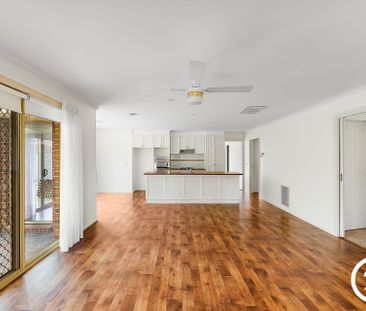 Like New - Immaculate Established Family Home - Photo 4