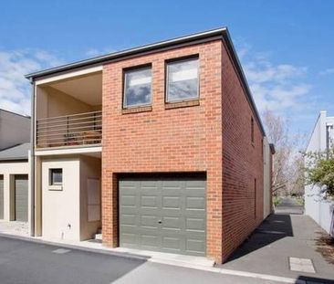 30 Lincoln Mews, Kensington VIC 3031 - Photo 1