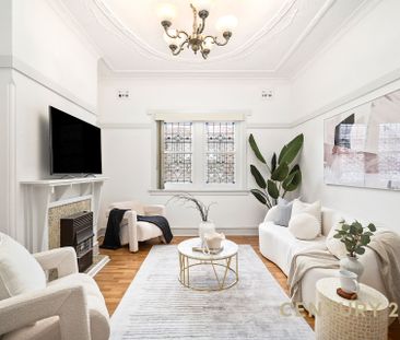 Large Three Bedroom House - Photo 1