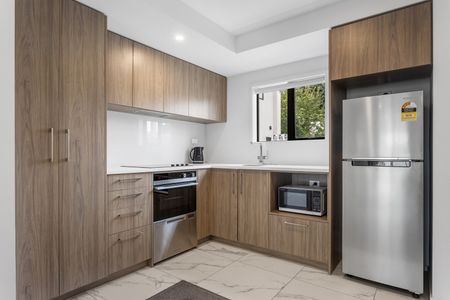 Furnished 2 bed apartment Richmond with car park - Photo 5