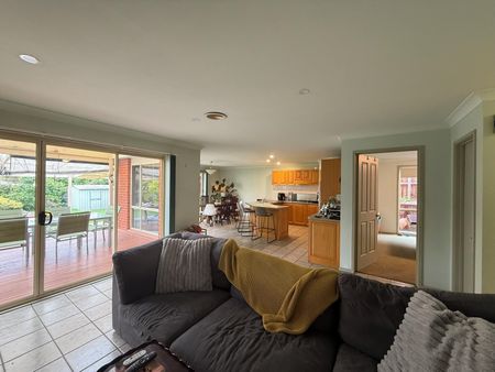 Amazing Family Home - Photo 2