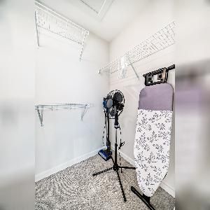 Fully Furnished 4 Bed 3 Bathroom Detached House Calgary - 1 MONTH FREE - Photo 4