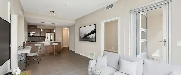 Bright/Spacious 2 Bed / 2 Bath Downtown Condo | 1008 - 211 13 Ave SE, Calgary - Photo 1