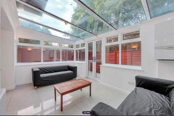 5 bedroom terraced house to rent - Photo 1