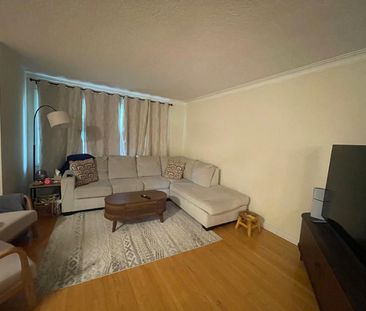 For Lease - 16 Plainsman Road, Mississauga, Ontario - Photo 4