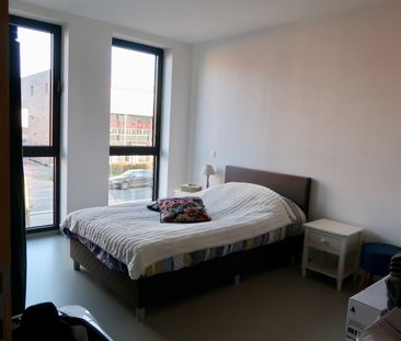 Ruim energiezuinig appartement met twee slaapkamers, groot terras e... - Photo 2