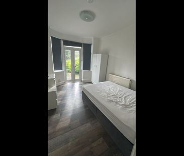 Room in a Shared House, Hendale Avenue, NW4 - Photo 1