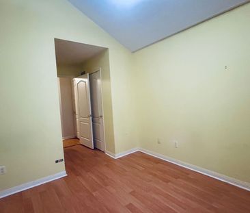 For Lease - 25 Grover Hill Avenue, Richmond Hill, Ontario - Photo 5