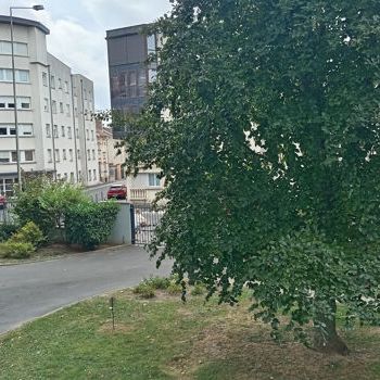 Appartement 4 pièces 80m2 REIMS 940 euros - Photo 1