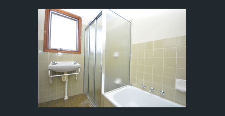 10 Davies Crescent, Port Augusta West - Photo 3