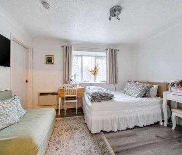 Sovereign Court, High Wycombe, HP13 - Photo 1