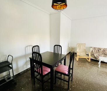 Piso de alquiler en Calle Feria, 111, Fátima - Photo 2