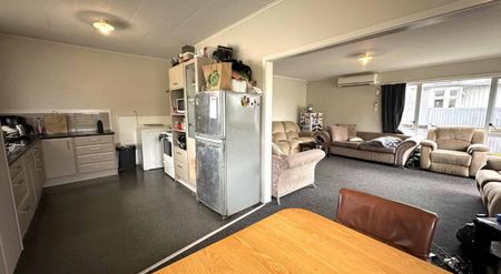 Student dream - seven-bedroom central rental - Photo 3
