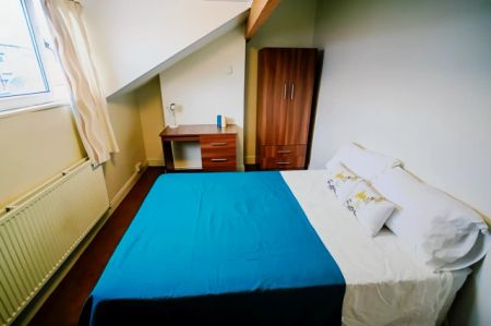 2 Bed 1 Bath - Photo 3