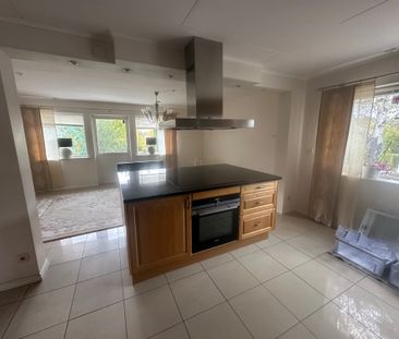 Västervägen, Upplands Väsby - Photo 1