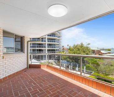 Refurbished Two Bedroom Unit - Photo 1