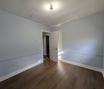 For Lease - 9 Hiley Avenue, Ajax, Ontario - Photo 2