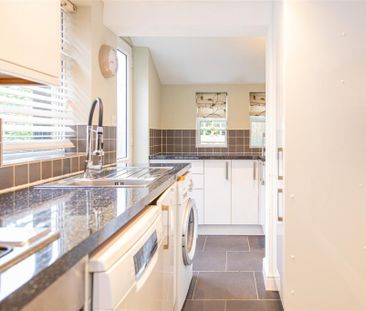 2 bed House - Mid Terrace To Let - Photo 6