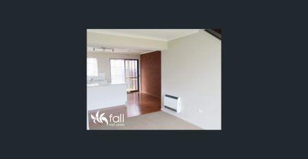 Impeccable unit in the heart of Blackmans Bay - Photo 2