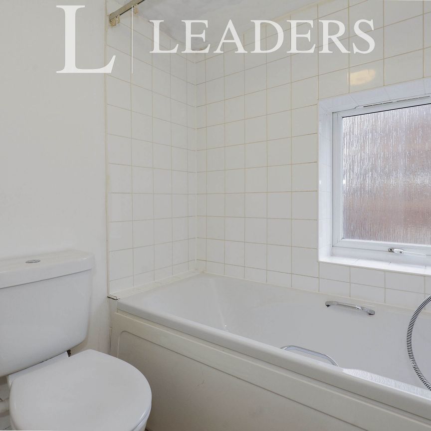 2 bedroom house to rent Victoria Street, ST5 - Photo 1