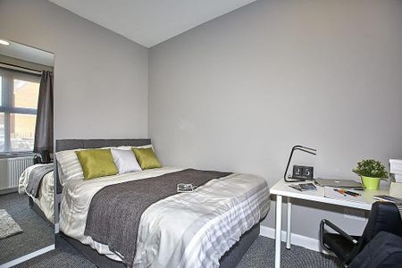 4 bedroom terraced house to rent - Photo 3