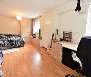 3 bedroom House in Hessle Walk, Leeds - Photo 6