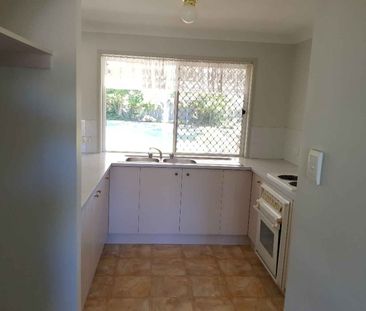 BURPENGARY - CLOSE & EASY - Photo 1