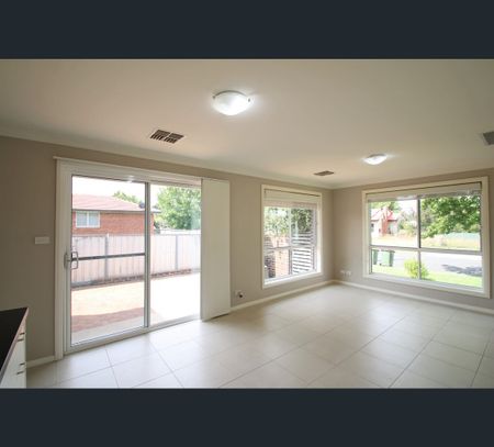 2/53 Frost Street, Orange, NSW 2800 - Photo 5
