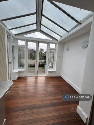 3 bedroom terraced house to rent - Photo 5