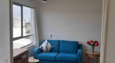 Bright, light, and cosy fourth floor apartment - Photo 4