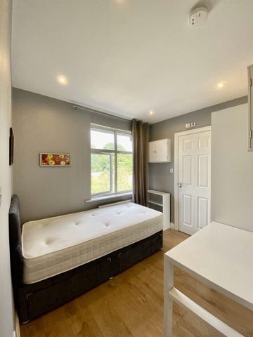 5 bedroom semi-detached house to rent - Photo 3