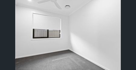 Energy-efficient, low-maintenance family home! - Photo 5