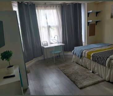 Room in a Shared House, Barras Lane, CV1 - Photo 2