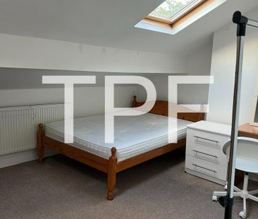 4 bedroom flat to rent - Photo 1